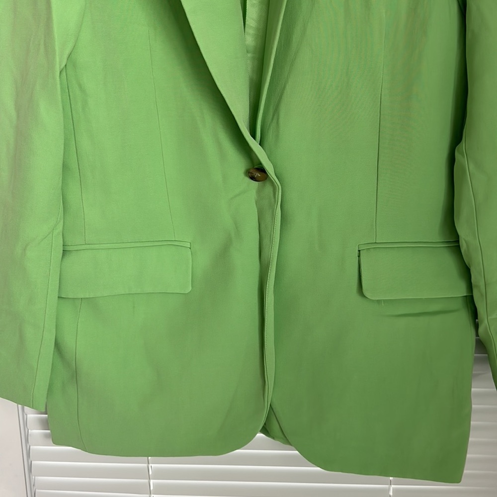 Blazer - Picture 4 of 7